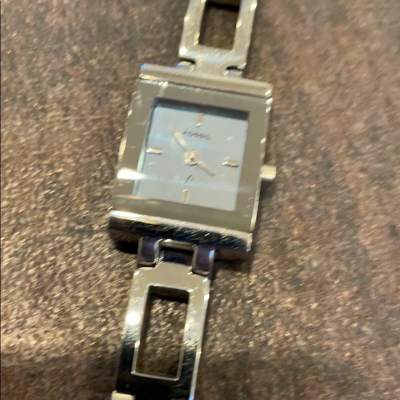Fossil Watch- Good condition; needs new battery - Picture 1 of 5